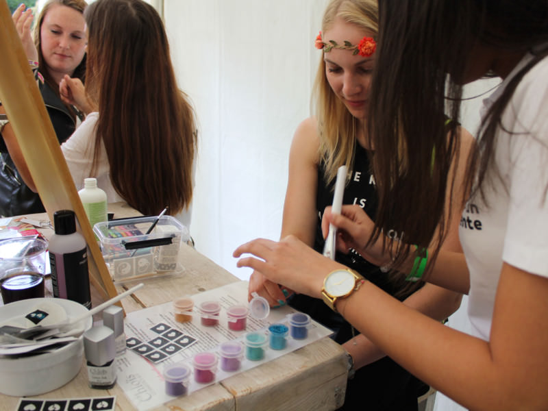 ROC-studenten aan het werk als beauty crew
