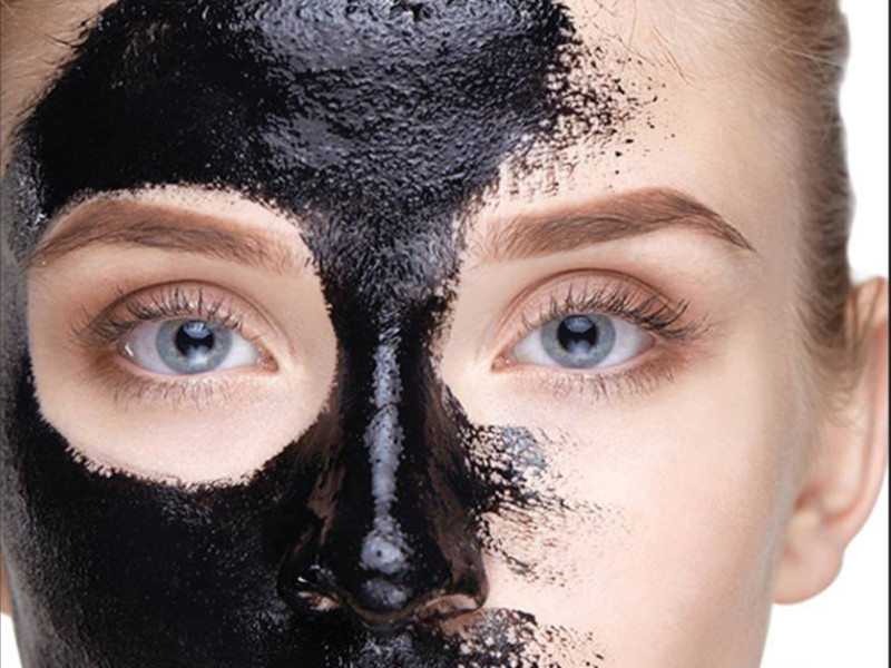 Carbonmasker regenereert de huid